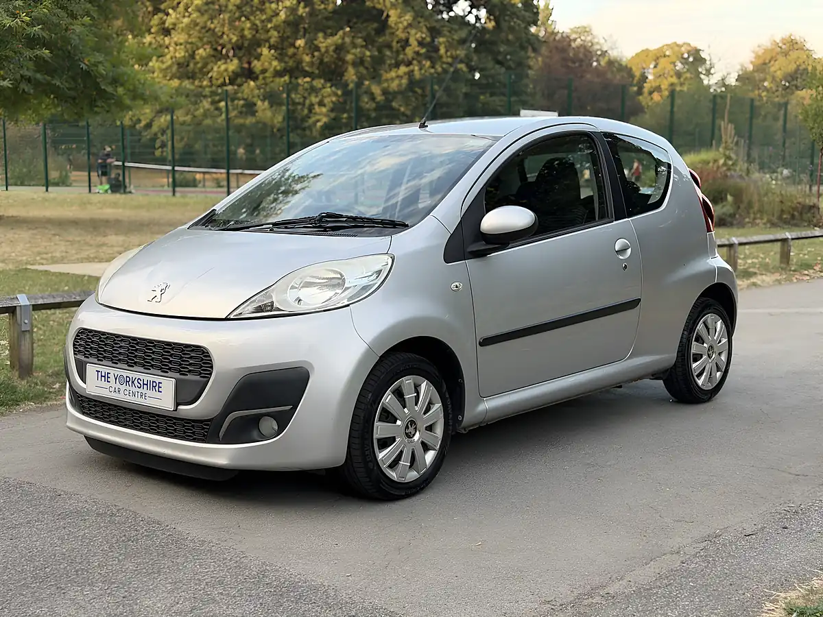 Used 2013 Peugeot 107 Active Silver - Interior and Exterior details 6