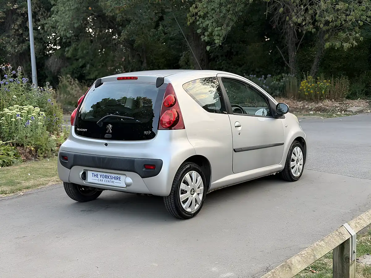 Used 2013 Peugeot 107 Active Silver - Interior and Exterior details 7