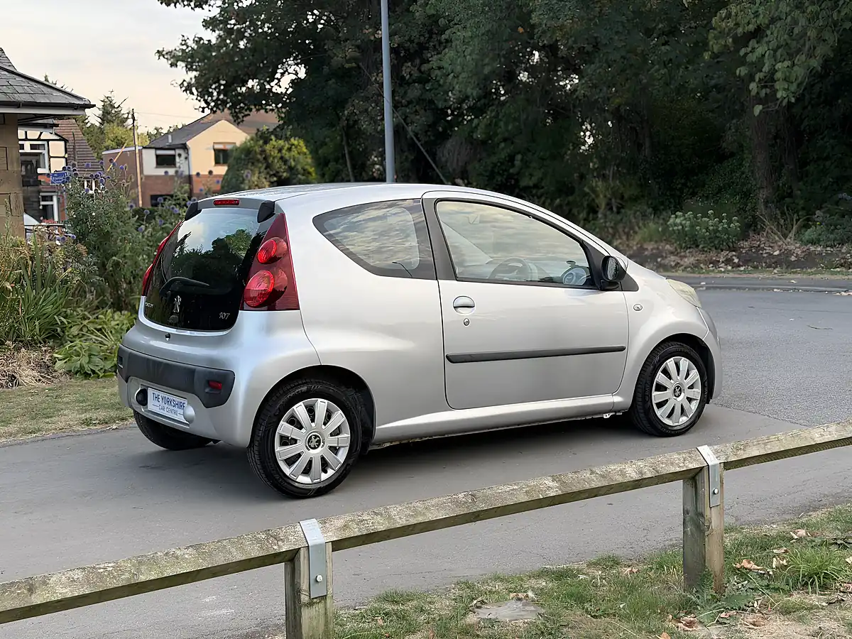 Used 2013 Peugeot 107 Active Silver - Interior and Exterior details 8