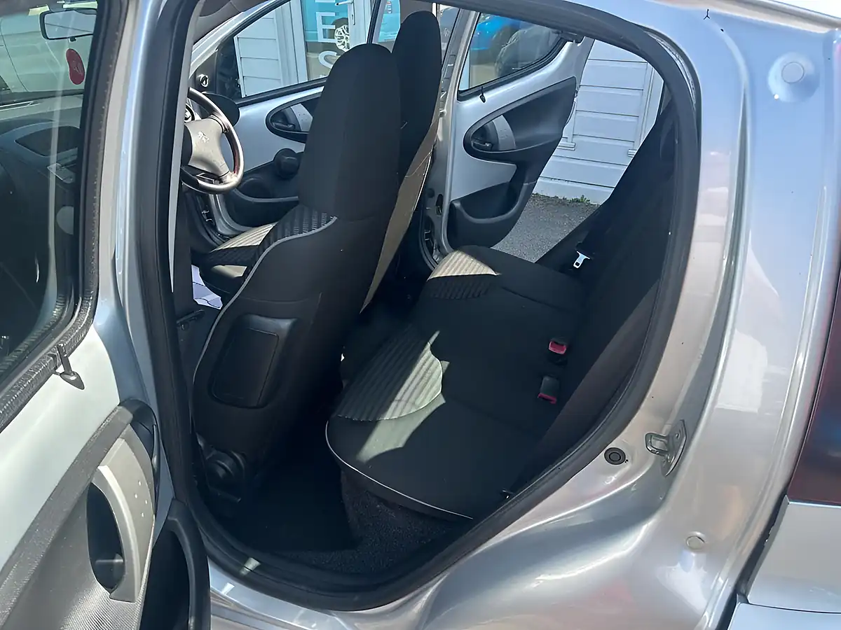 Used 2013 Peugeot 107 Active Silver - Interior and Exterior details 12
