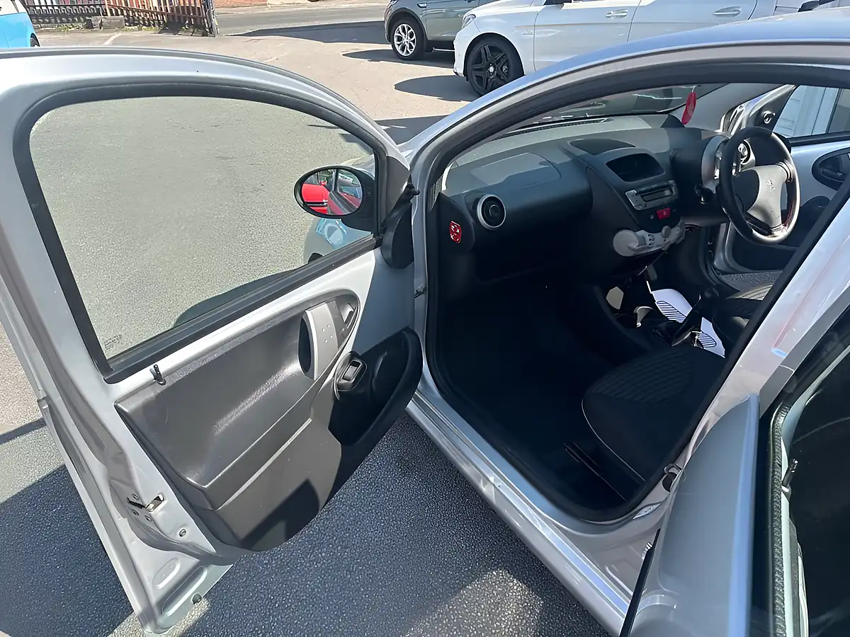 Used 2013 Peugeot 107 Active Silver - Interior and Exterior details 13