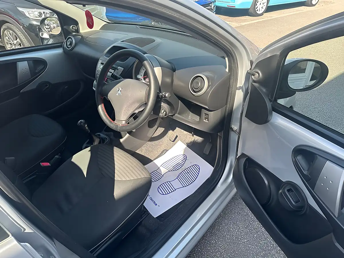 Used 2013 Peugeot 107 Active Silver - Interior and Exterior details 16