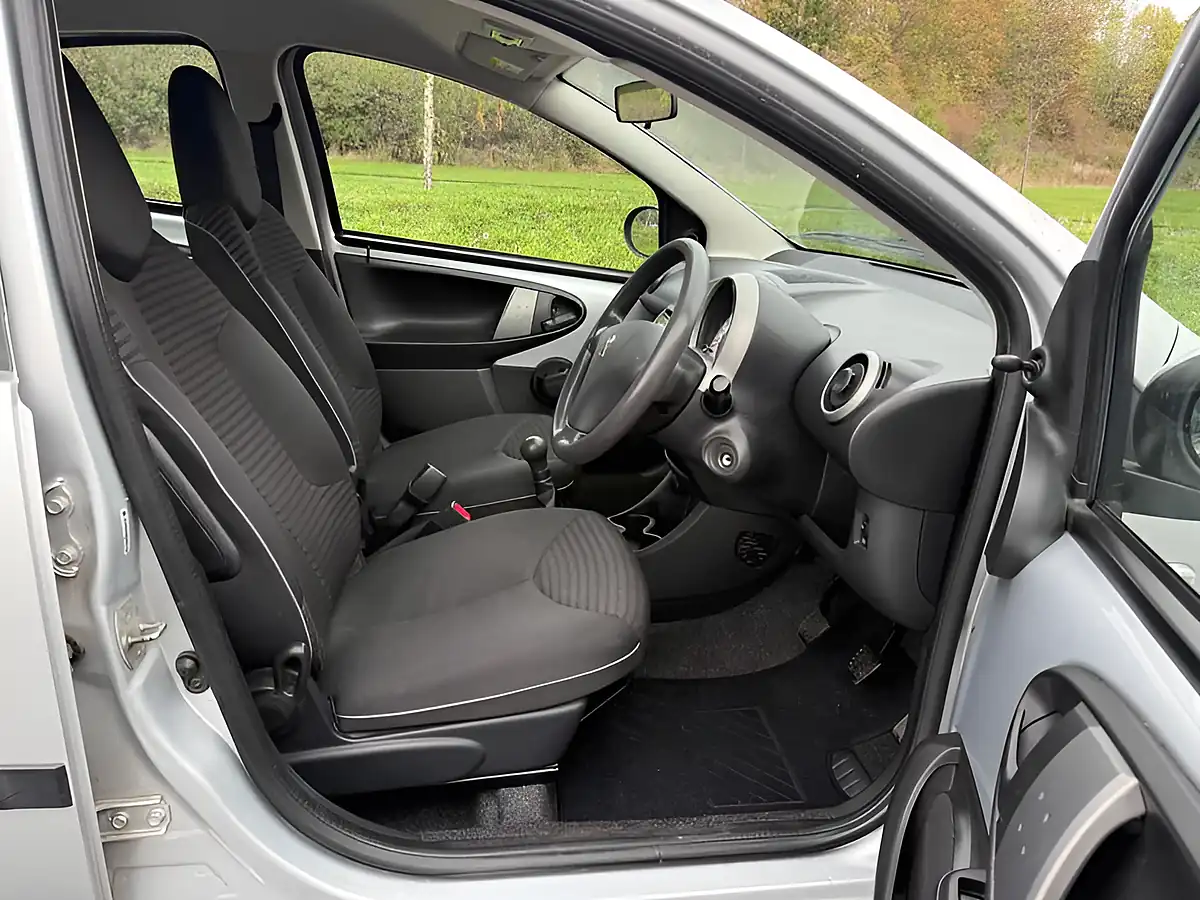 Used 2013 Peugeot 107 Active Silver - Interior and Exterior details 15