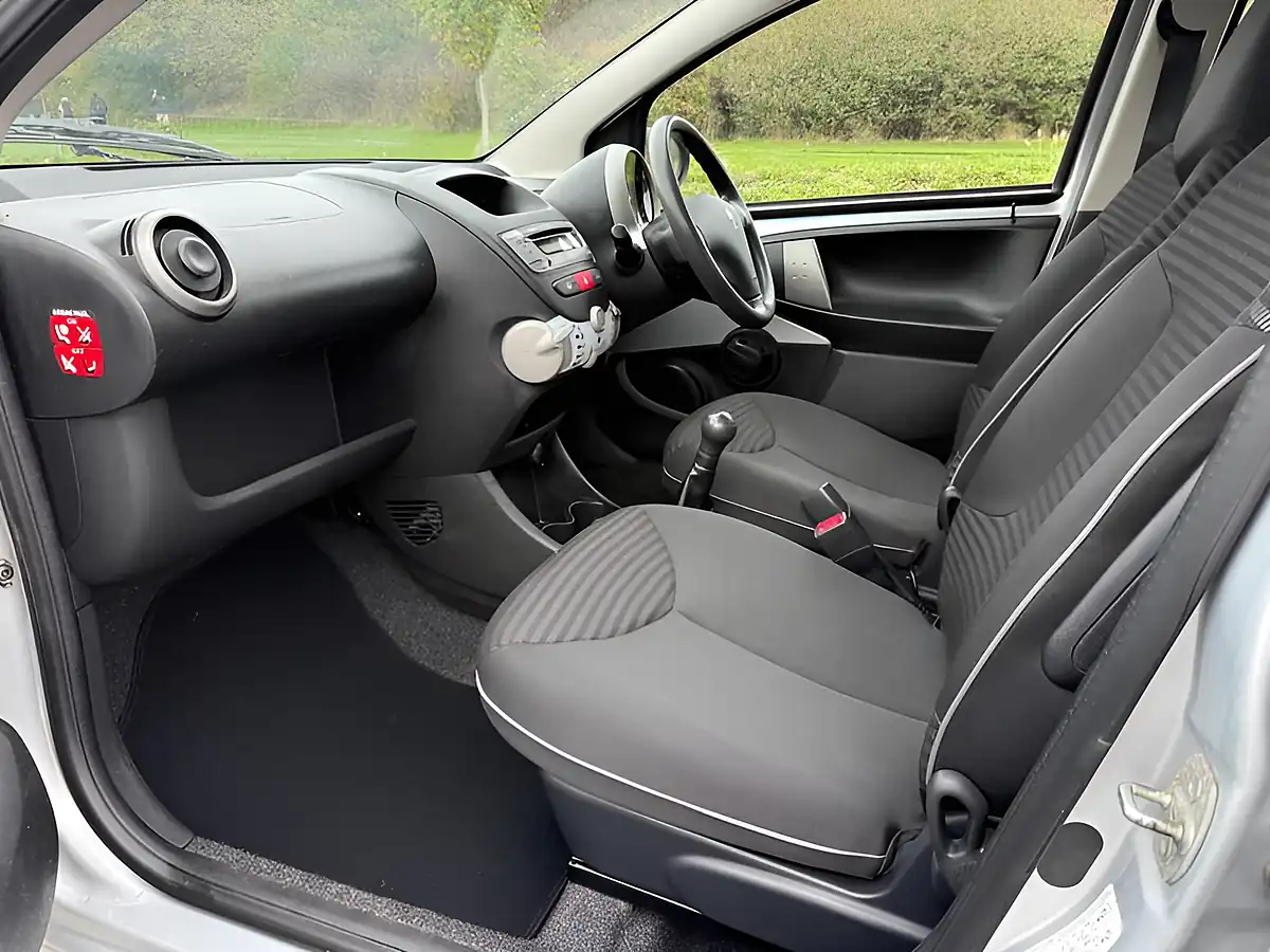Used 2013 Peugeot 107 Active Silver - Interior and Exterior details 7