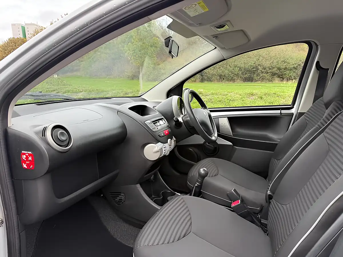 Used 2013 Peugeot 107 Active Silver - Interior and Exterior details 8