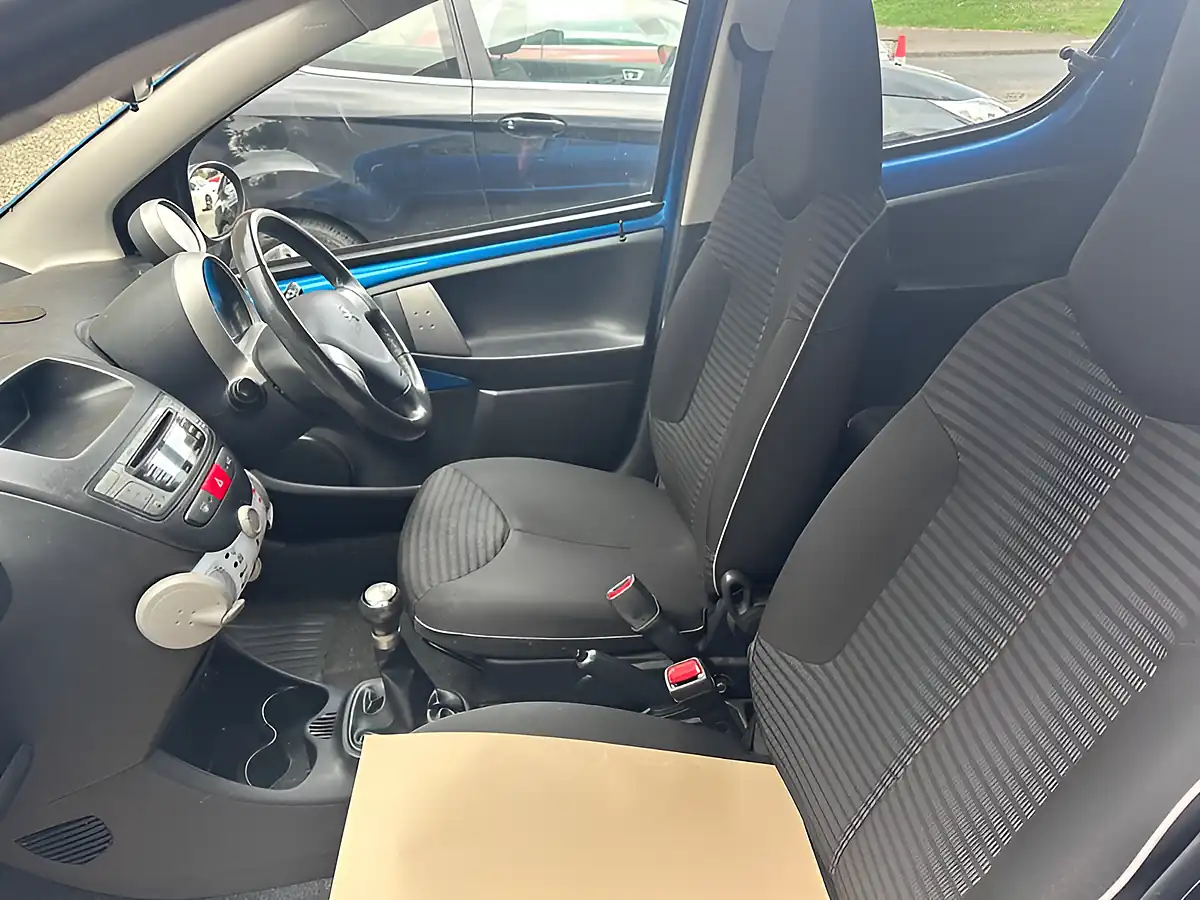 Used 2013 Peugeot 107 Allure Blue - Interior and Exterior details 11