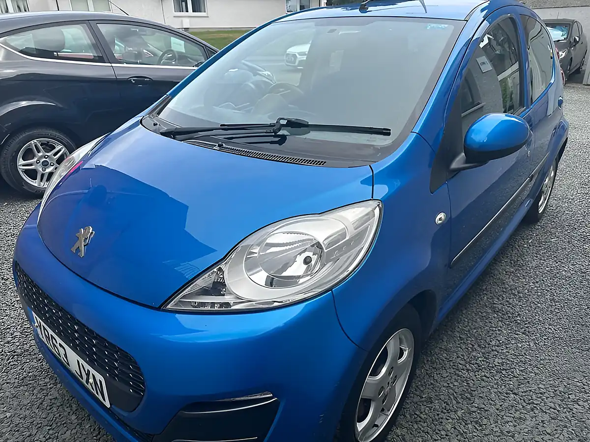 Used 2013 Peugeot 107 Allure Blue - Interior and Exterior details 4