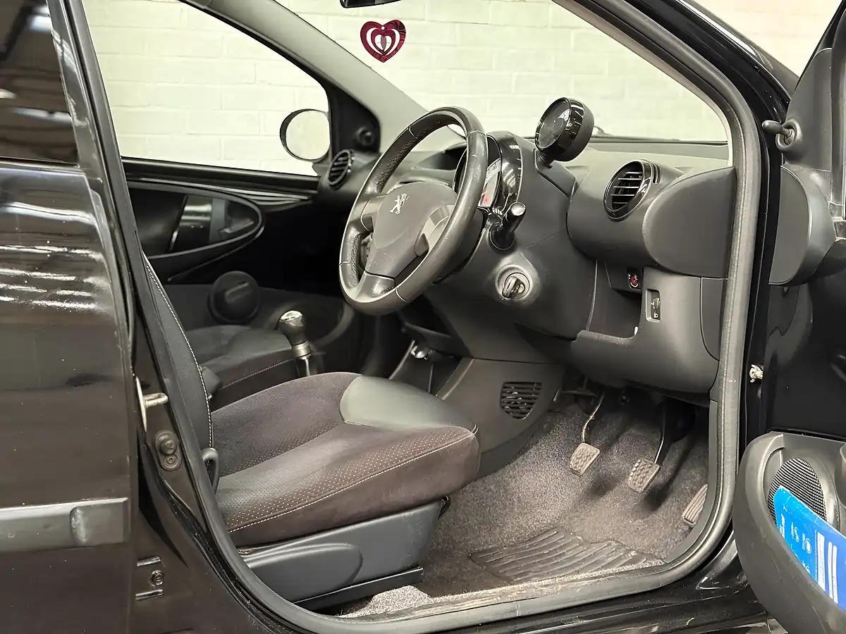 Used 2013 Peugeot 107 Envy Black - Interior and Exterior details 13