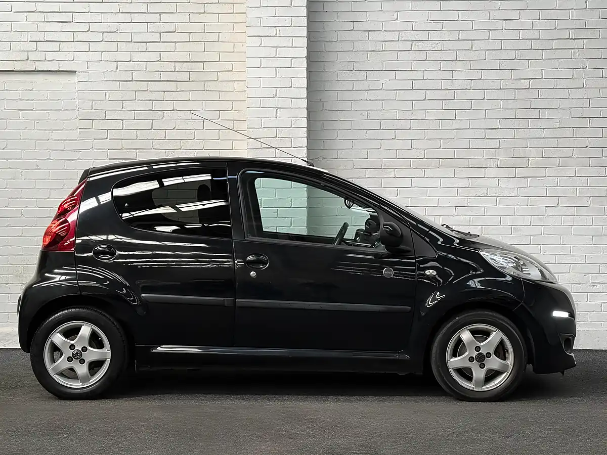 Used 2013 Peugeot 107 Envy Black - Interior and Exterior details 8