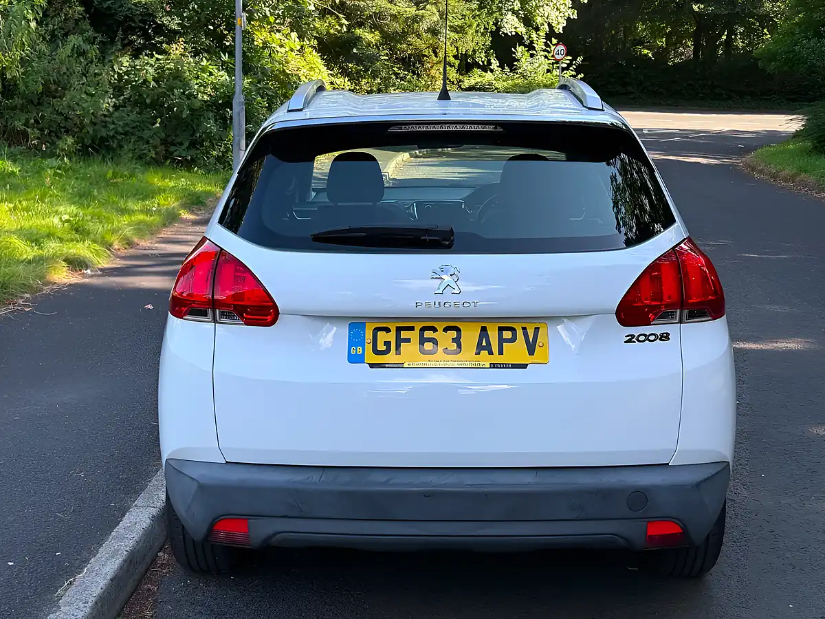 Used 2013 Peugeot 2008 Access+ White - Interior and Exterior details 4
