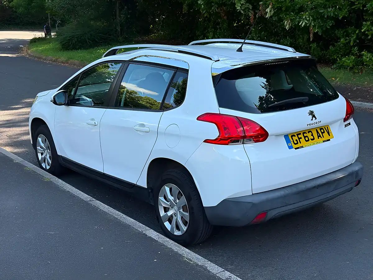 Used 2013 Peugeot 2008 Access+ White - Interior and Exterior details 5