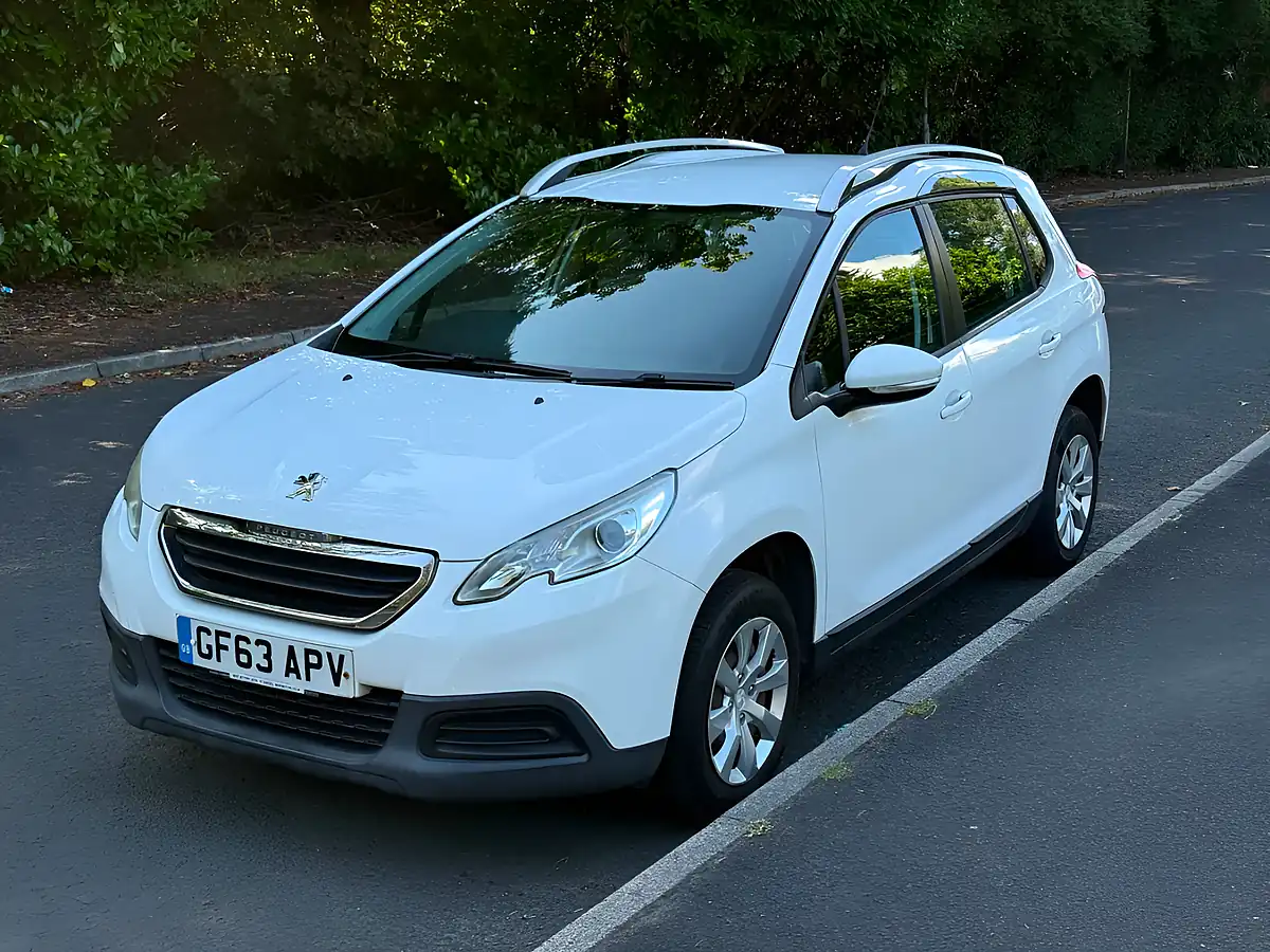 Used 2013 Peugeot 2008 Access+ White - Interior and Exterior details 7