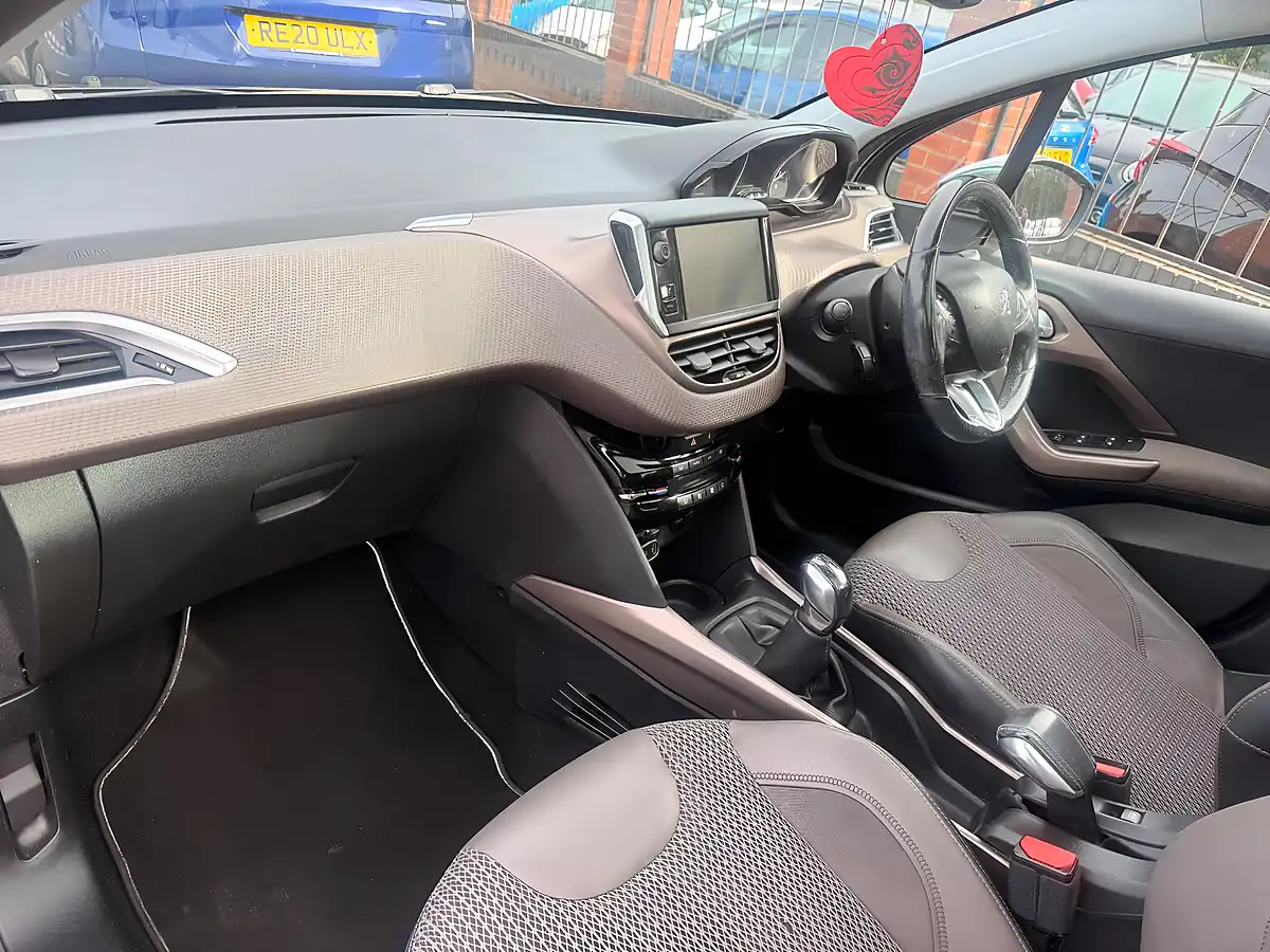Used 2013 Peugeot 2008 Allure Brown - Interior and Exterior details 11