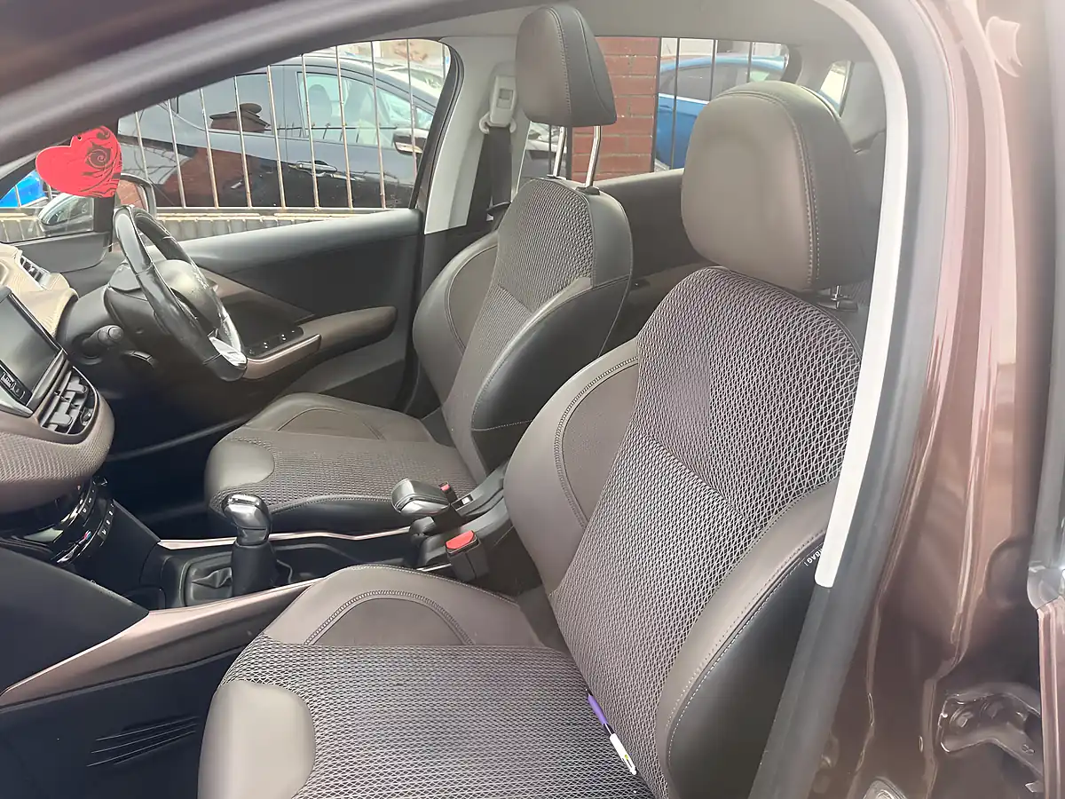 Used 2013 Peugeot 2008 Allure Brown - Interior and Exterior details 12