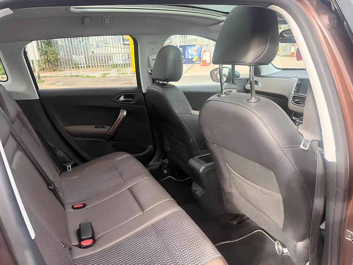 Used 2013 Peugeot 2008 Allure Brown - Interior and Exterior details 17