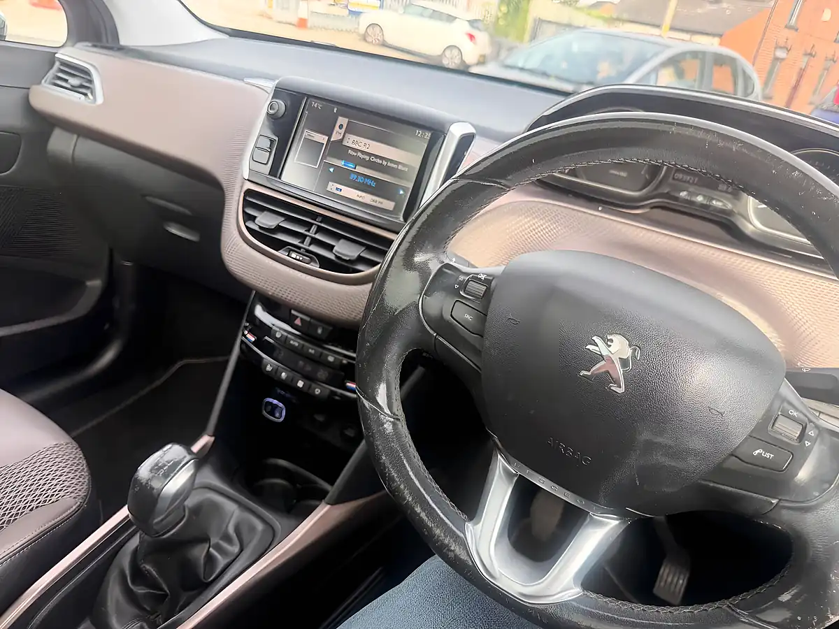 Used 2013 Peugeot 2008 Allure Brown - Interior and Exterior details 18