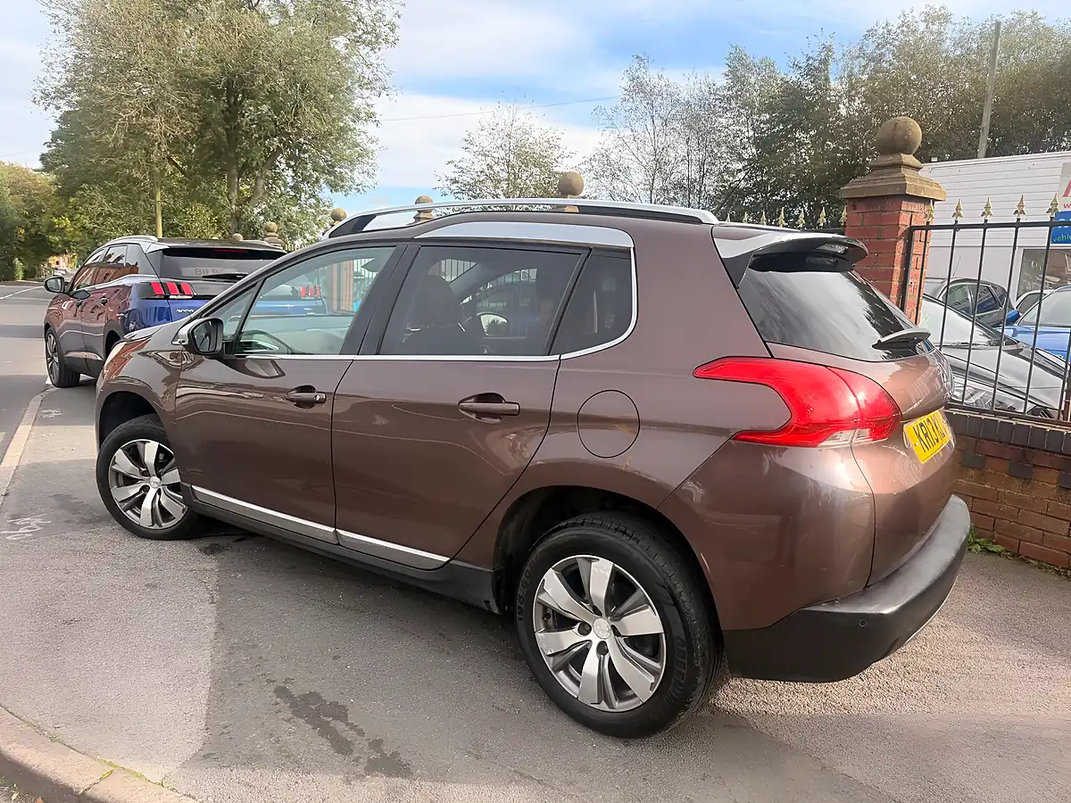 Used 2013 Peugeot 2008 Allure Brown - Interior and Exterior details 4