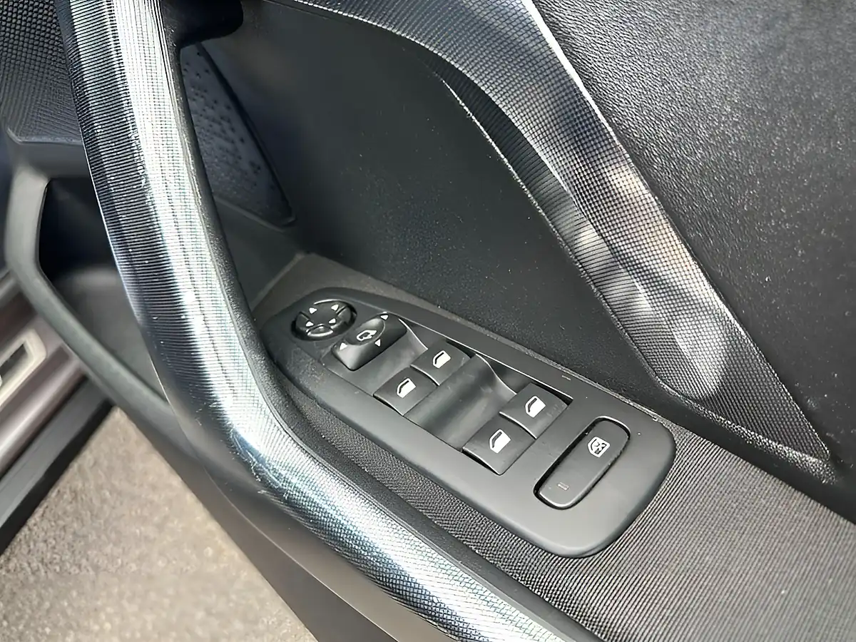 Used 2013 Peugeot 2008 Allure Egc Grey - Interior and Exterior details 13