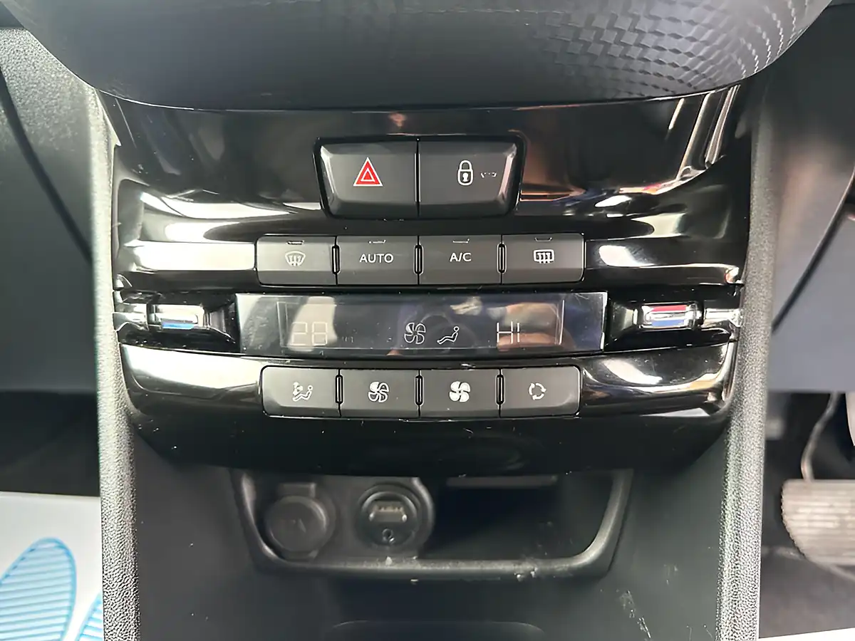 Used 2013 Peugeot 2008 Allure Egc Grey - Interior and Exterior details 14