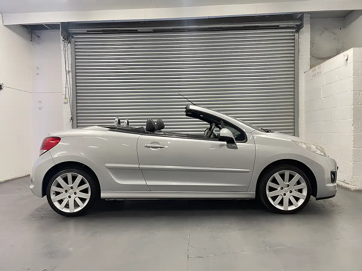 Used 2013 Peugeot 207 Cc Allure Aluminium Grey Metallic - Interior and Exterior details 13