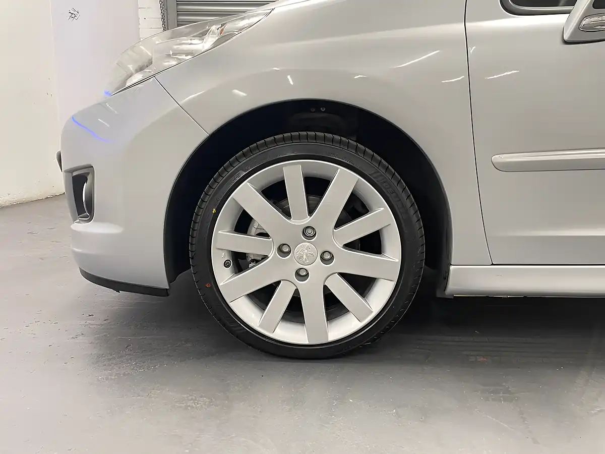 Used 2013 Peugeot 207 Cc Allure Aluminium Grey Metallic - Interior and Exterior details 16