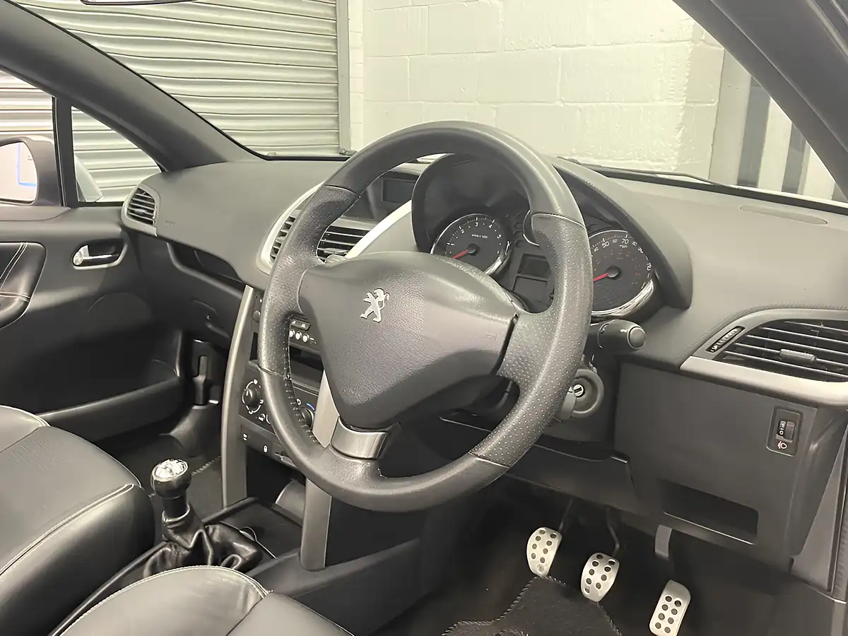 Used 2013 Peugeot 207 Cc Allure Aluminium Grey Metallic - Interior and Exterior details 17