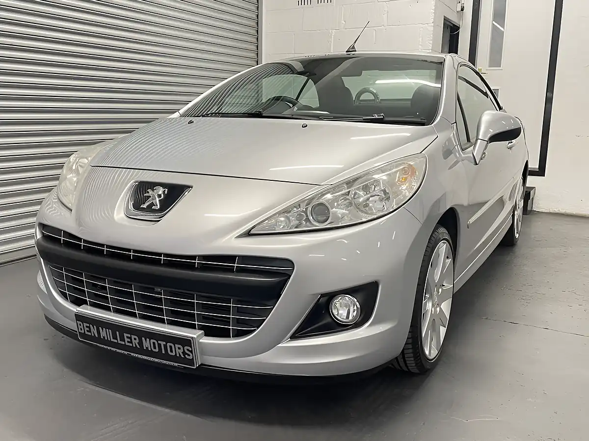 Used 2013 Peugeot 207 Cc Allure Aluminium Grey Metallic - Interior and Exterior details 3