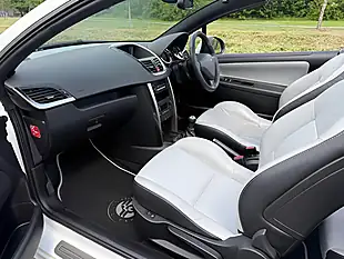 Used 2013 Peugeot 207 Cc Roland Garros White - Interior and Exterior details 14