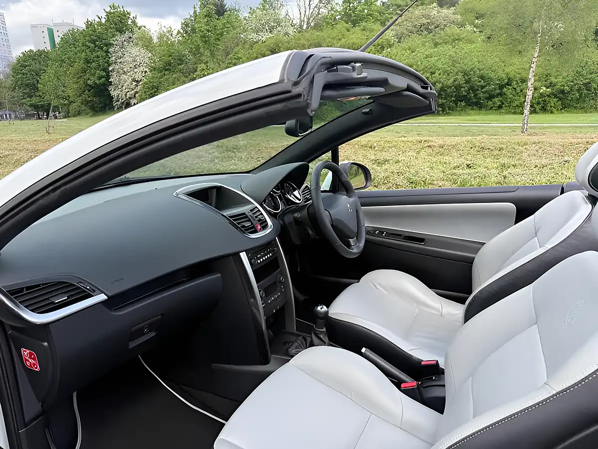 Used 2013 Peugeot 207 Cc Roland Garros White - Interior and Exterior details 15