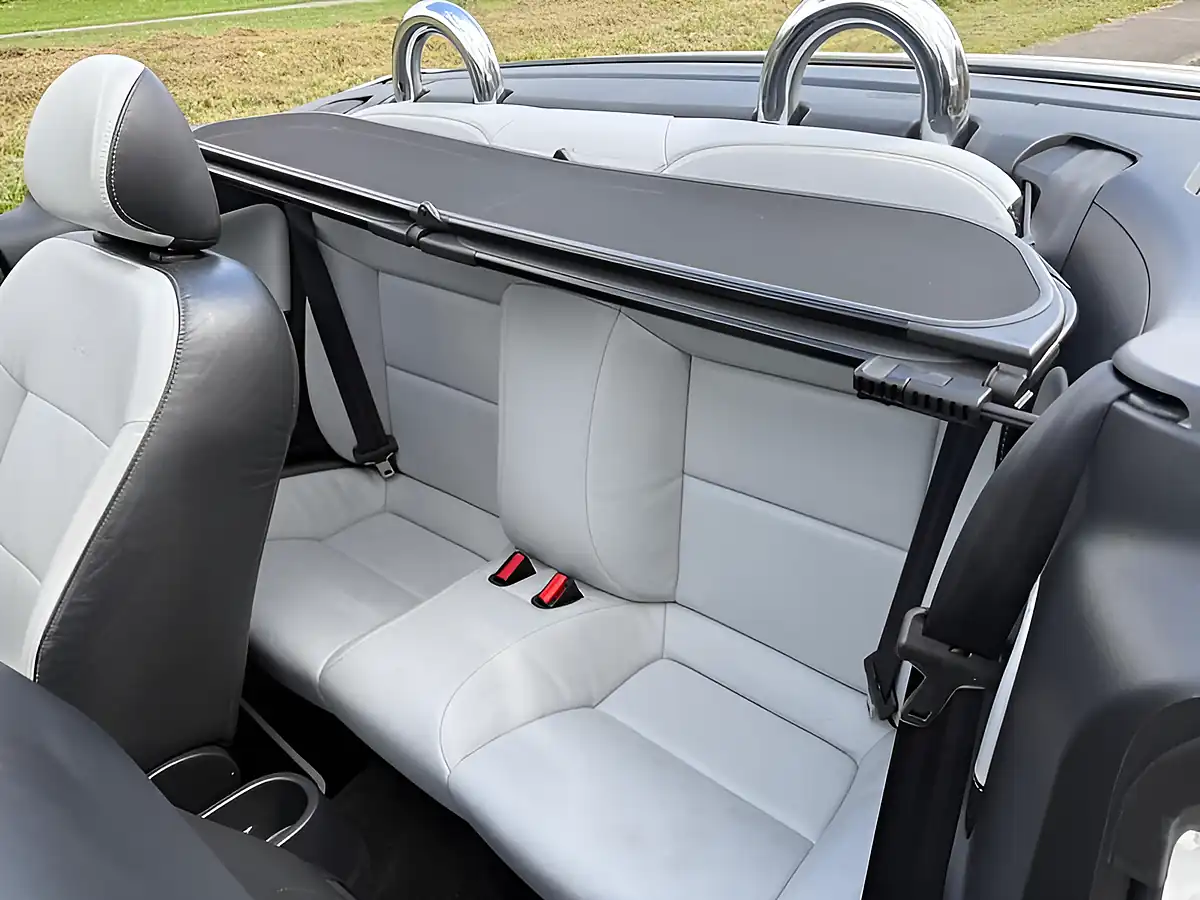 Used 2013 Peugeot 207 Cc Roland Garros White - Interior and Exterior details 17