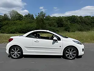 Used 2013 Peugeot 207 Cc Roland Garros White - Interior and Exterior details 8