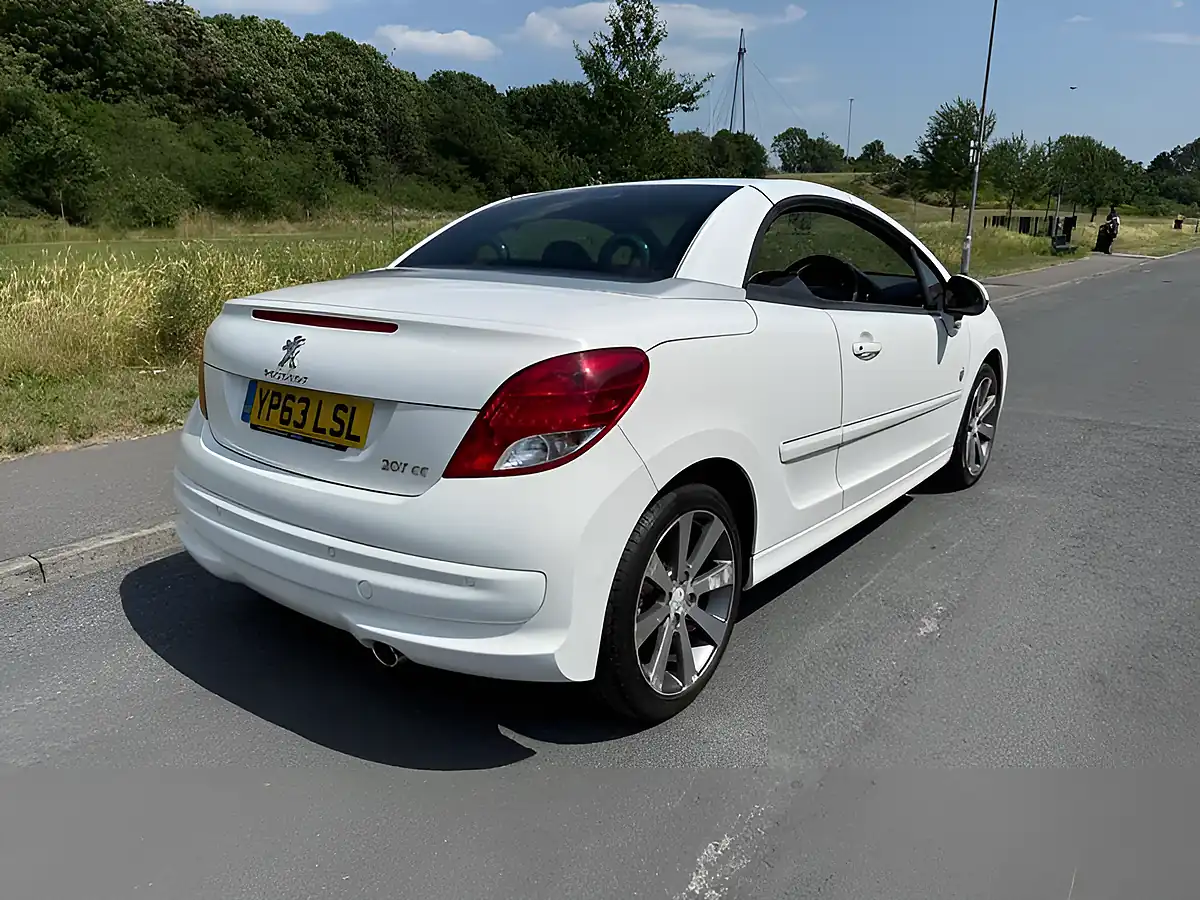 Used 2013 Peugeot 207 Cc Roland Garros White - Interior and Exterior details 9