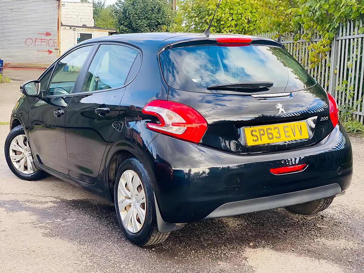 Used 2013 Peugeot 208 Access+ Black - Interior and Exterior details 10