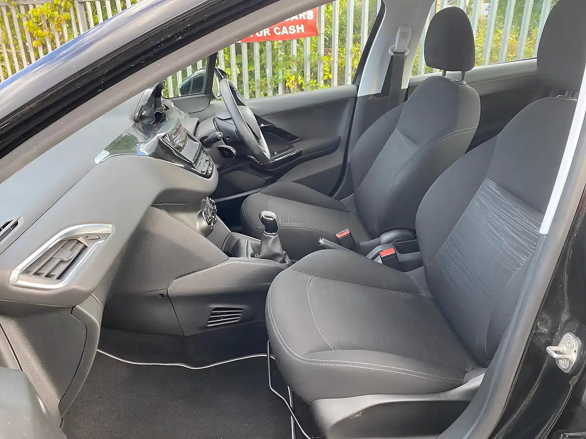 Used 2013 Peugeot 208 Access+ Black - Interior and Exterior details 16