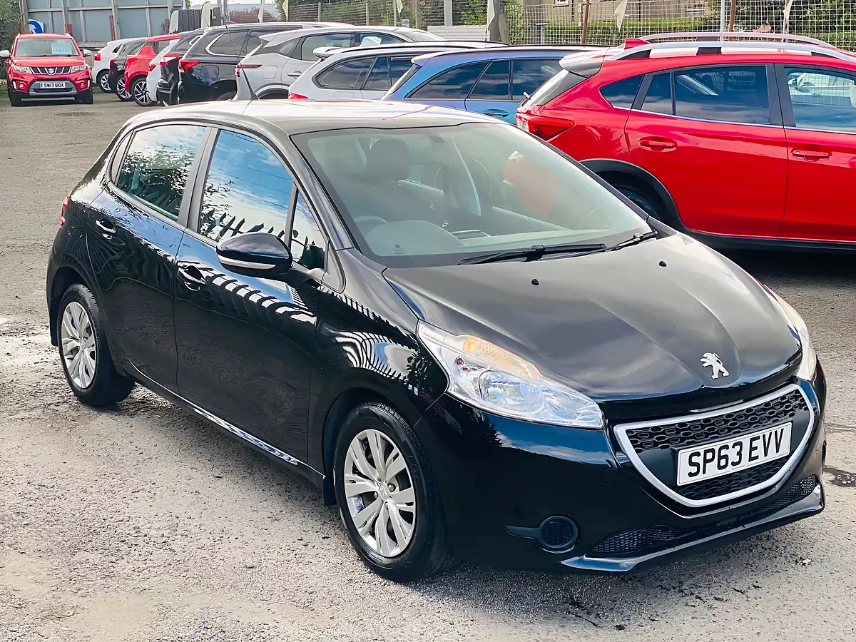 Used 2013 Peugeot 208 Access+ Black - Interior and Exterior details 20