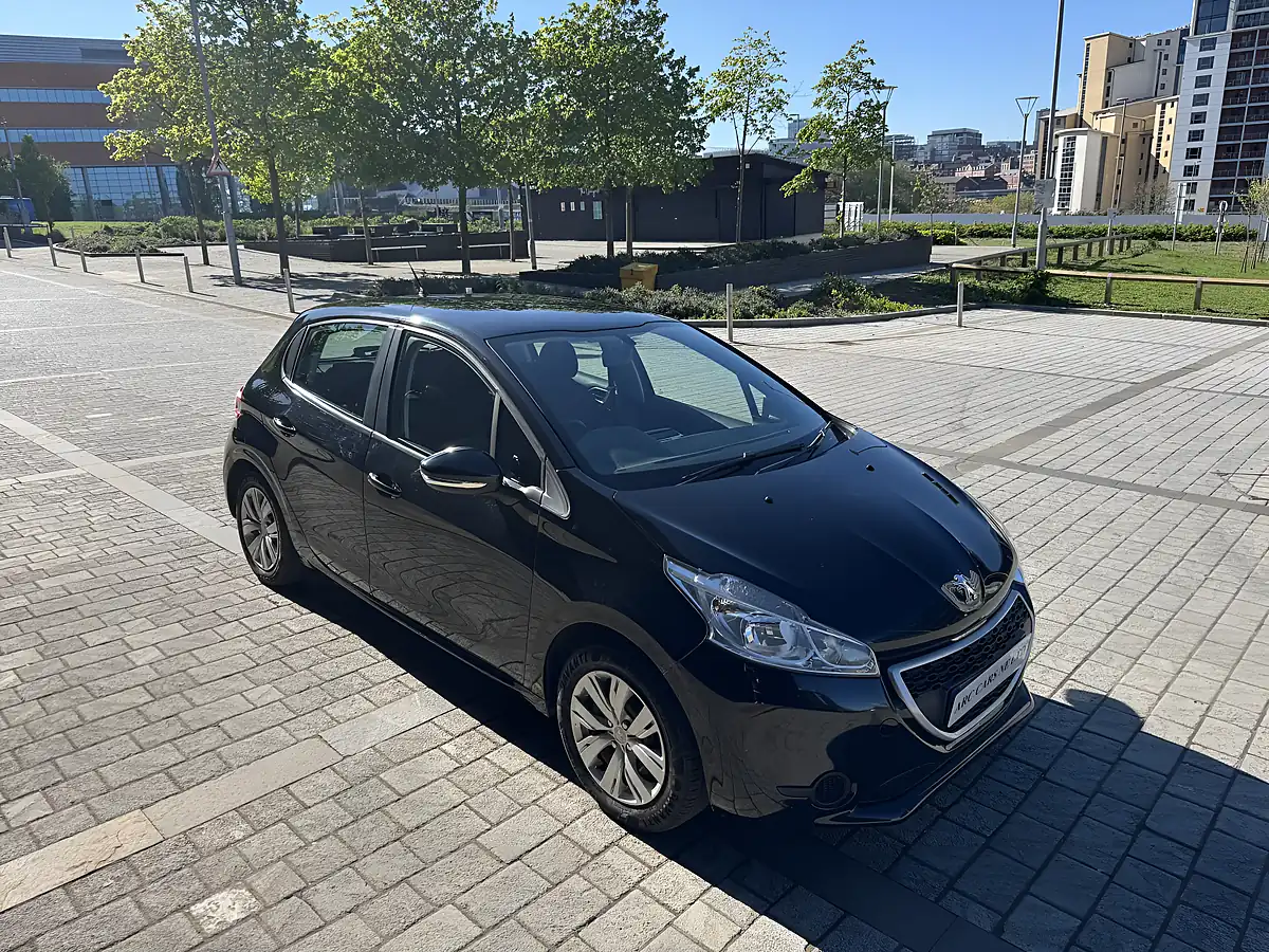 Used 2013 Peugeot 208 Access+ Black - Interior and Exterior details 15