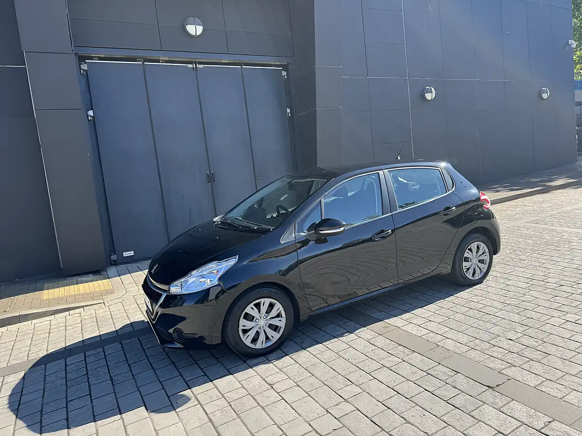 Used 2013 Peugeot 208 Access+ Black - Interior and Exterior details 18