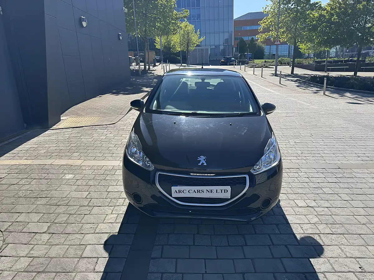 Used 2013 Peugeot 208 Access+ Black - Interior and Exterior details 2