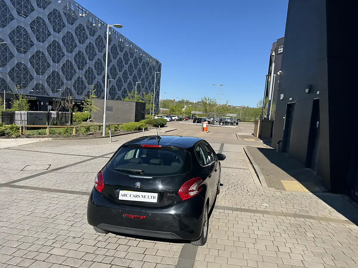 Used 2013 Peugeot 208 Access+ Black - Interior and Exterior details 4
