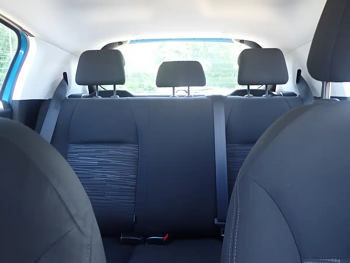 Used 2013 Peugeot 208 Access+ Blue - Interior and Exterior details 12