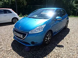 Used 2013 Peugeot 208 Access+ Blue - Interior and Exterior details 3