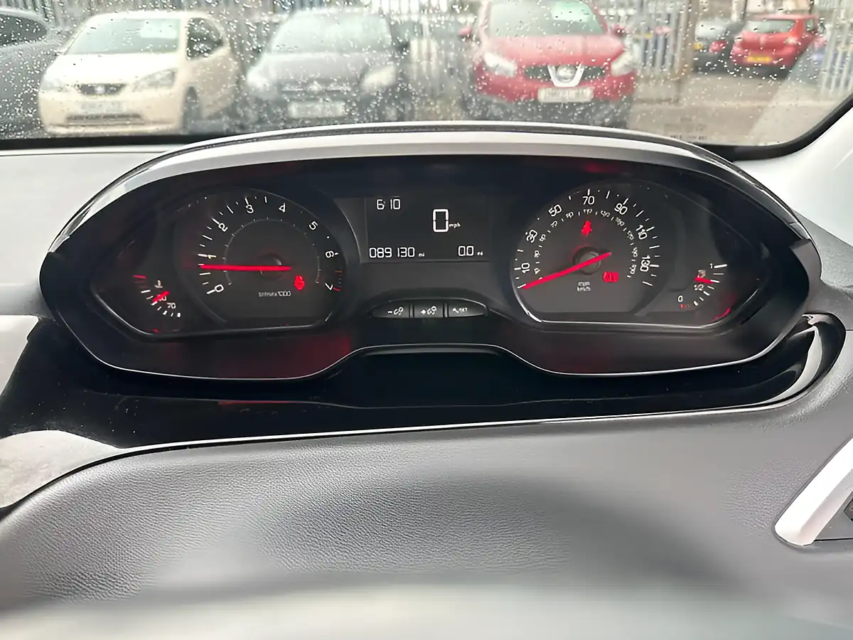 Used 2013 Peugeot 208 Access+ Grey - Interior and Exterior details 17
