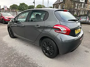 Used 2013 Peugeot 208 Access+ Grey - Interior and Exterior details 8