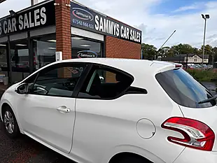 Used 2013 Peugeot 208 Access+ White - Interior and Exterior details 11