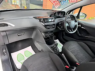 Used 2013 Peugeot 208 Access+ White - Interior and Exterior details 14