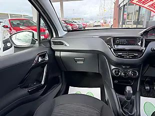 Used 2013 Peugeot 208 Access+ White - Interior and Exterior details 15