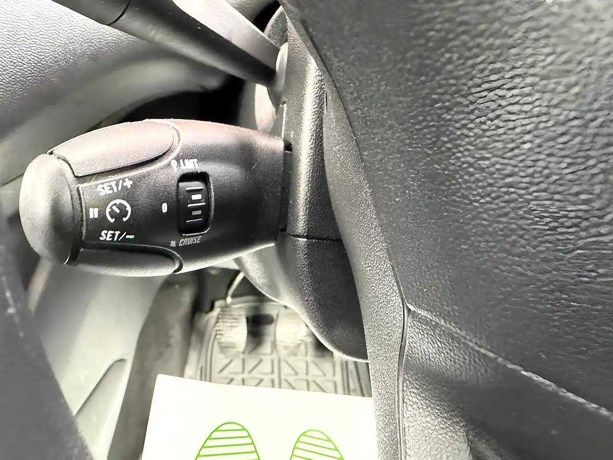 Used 2013 Peugeot 208 Access+ White - Interior and Exterior details 17