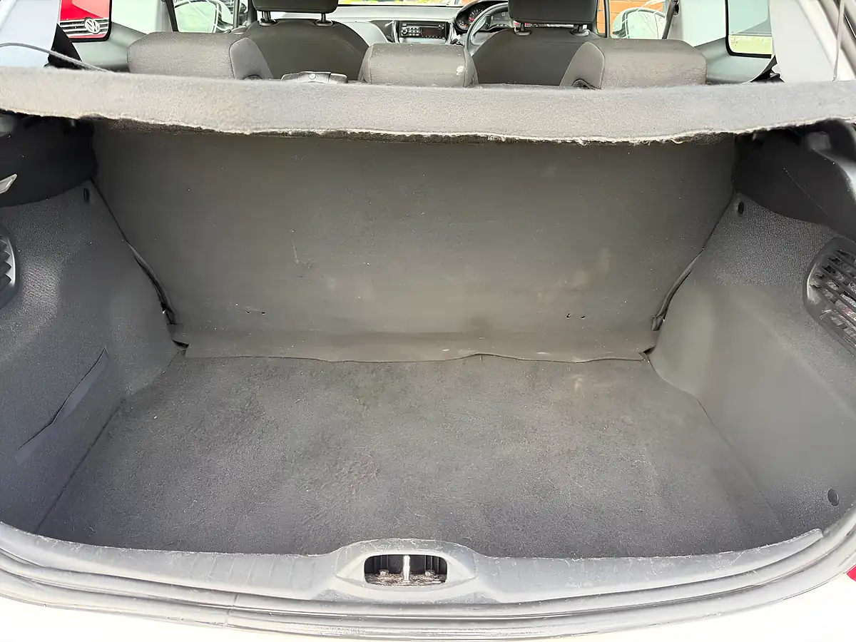 Used 2013 Peugeot 208 Access+ White - Interior and Exterior details 20