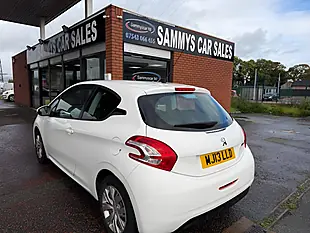 Used 2013 Peugeot 208 Access+ White - Interior and Exterior details 5