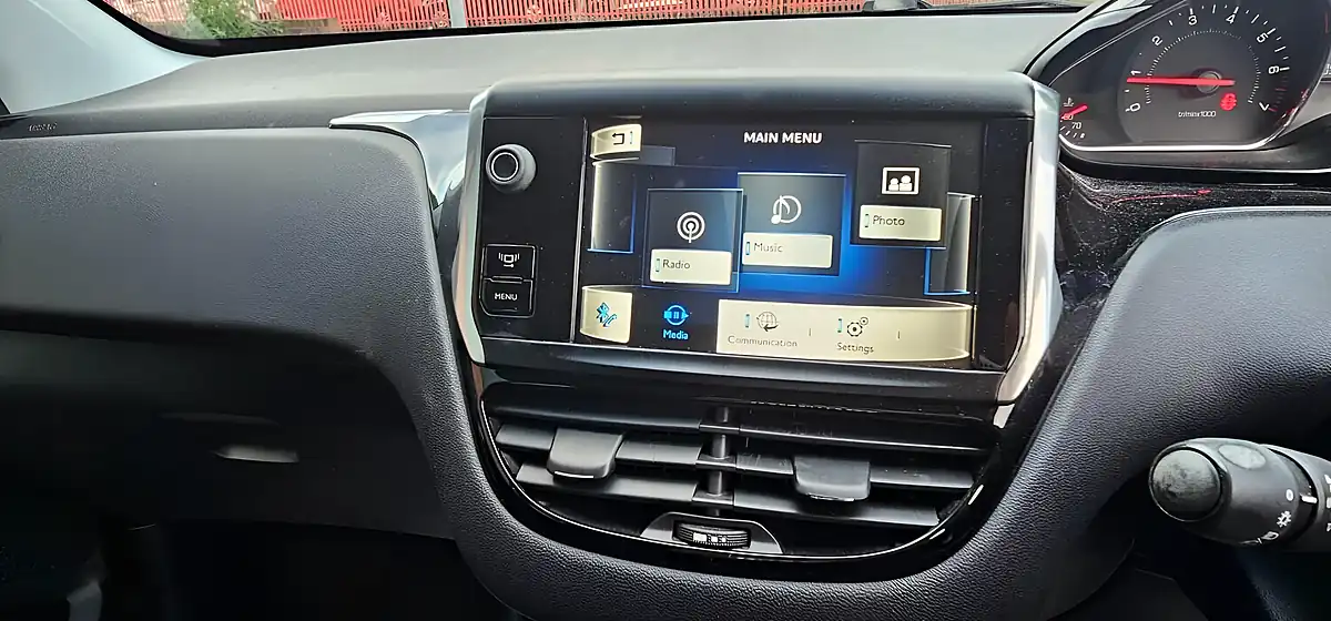 Used 2013 Peugeot 208 Active Blue - Interior and Exterior details 12